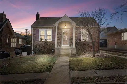 9416 Lavern Pl, Saint Louis, MO 63123