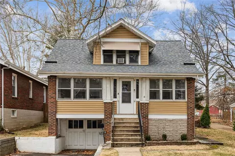 2415 Oakland Ave, Sycamore Hills, MO 63114