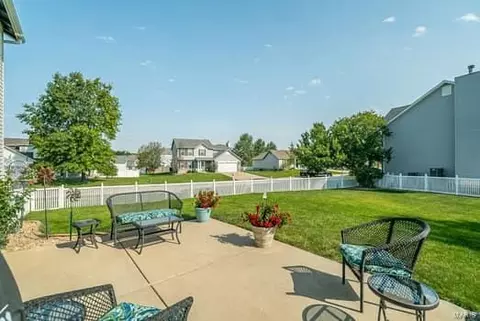 1449 Sunburst Dr, O'fallon, MO 63366 photo 5