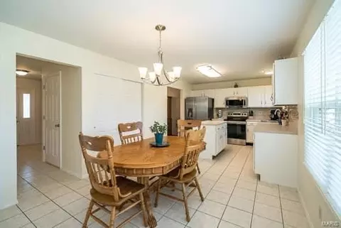 1449 Sunburst Dr, O'fallon, MO 63366 photo 8