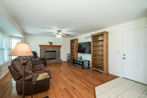 1449 Sunburst Dr, O'fallon, MO 63366 photo 3