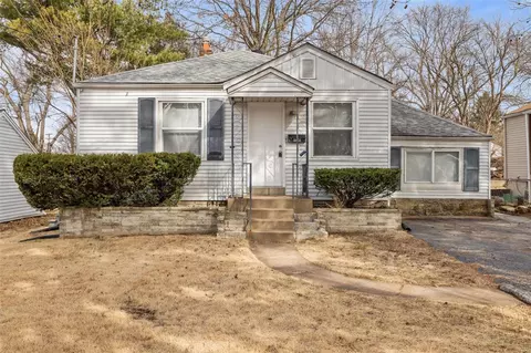 10431 Lackland Rd, Saint Louis, MO 63114
