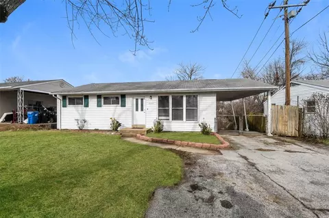 4049 Green Park Rd, Saint Louis, MO 63125