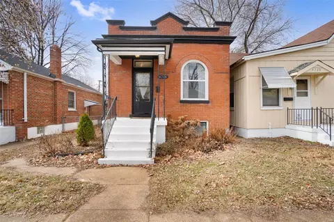 4718 Goethe Ave, Saint Louis, MO 63116