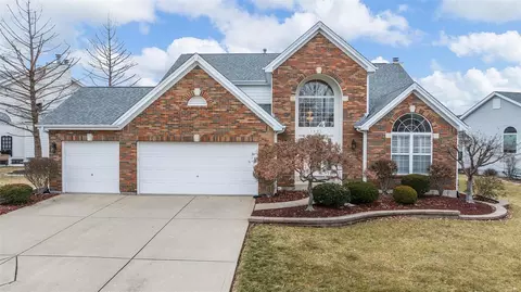 1401 Norwood Hills Dr, O'fallon, MO 63366