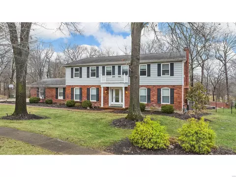 1814 Armstead Dr, Saint Louis, MO 63131