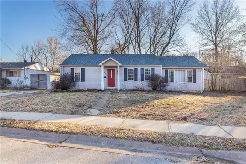 838 E Pacific Ave, Saint Louis, MO 63119
