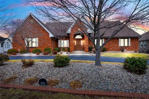 878 Whitmoor Dr, Weldon Spring, MO 63304