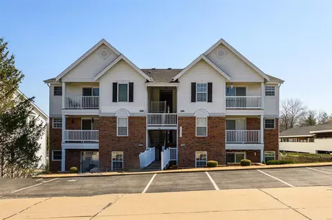 1241 Woodland Point Dr #I, Saint Louis, MO 63146
