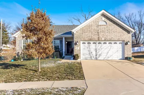 87 Arbor Hollow Ct, Ballwin, MO 63011