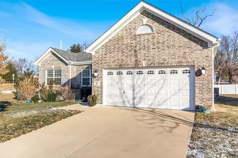 87 Arbor Hollow Ct, Ballwin, MO 63011 photo 2