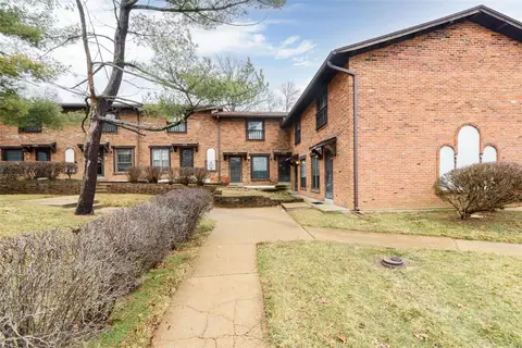 1278 N And South Rd, Saint Louis, MO 63130