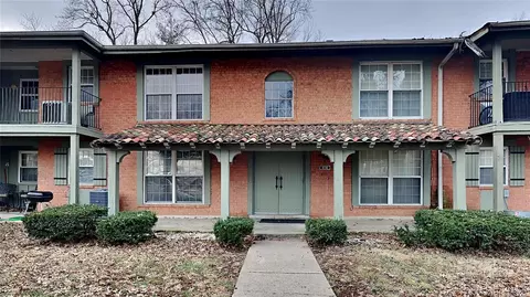 8736 Santa Bella Dr #C, Hazelwood, MO 63042