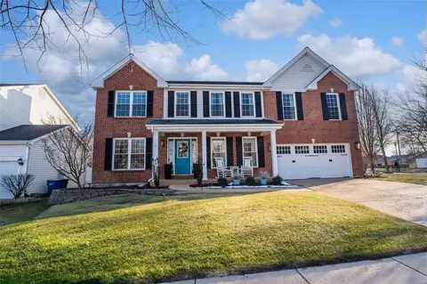 101 Windy Acres Estates Dr, Ballwin, MO 63021