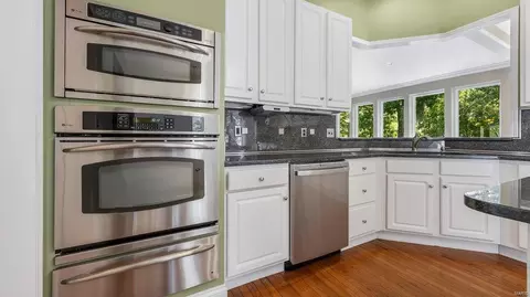 16000 Canterbury Estates Dr, Ellisville, MO 63021 photo 14