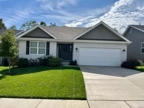 230 Bluestem Ln, O'fallon, MO 63366