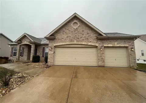 908 Lindmark Dr, Wentzville, MO 63385