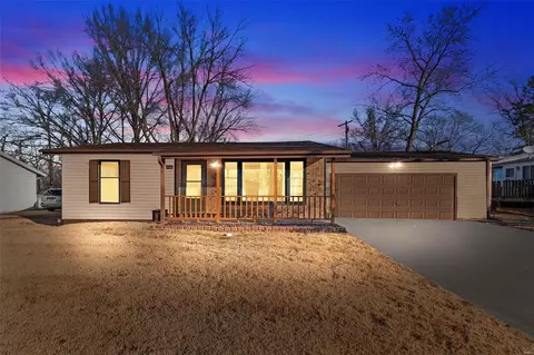 307 Bittersweet Dr, O'fallon, MO 63366