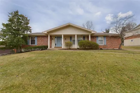 216 Wildbrier Dr, Ballwin, MO 63011