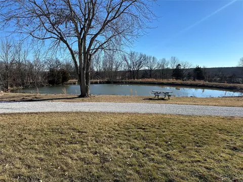 128 Schaper Rd, Foristell, MO 63348