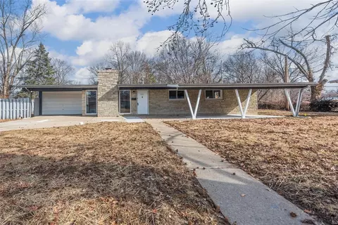 7210 Berkridge Dr, Hazelwood, MO 63042