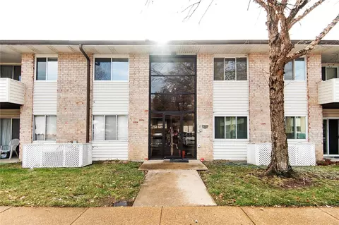 10080 Sakura Dr #13, Saint Louis, MO 63128