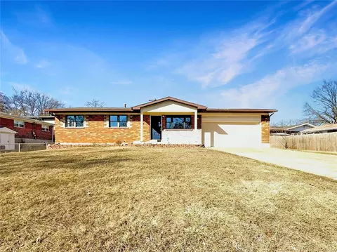 2919 Oledel Rd, Saint Louis, MO 63125