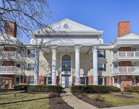 15049 Claymoor Ct #10, Chesterfield, MO 63017