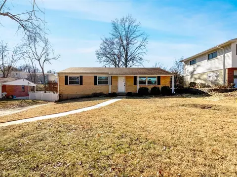 9708 Jackie Ln, Saint Louis, MO 63123