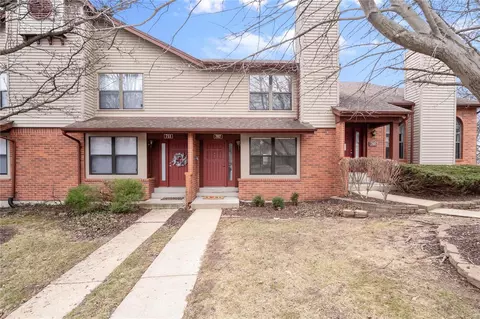 707 Forest Trace Dr, Chesterfield, MO 63017
