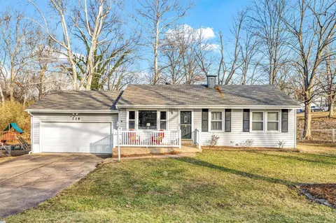 228 Ramsey Ln, Ballwin, MO 63021