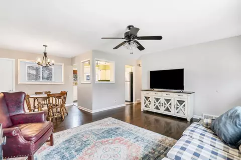 Living - 228 Ramsey Ln, Ballwin, MO 63021 photo 2 of 3