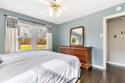 Bedroom - 228 Ramsey Ln, Ballwin, MO 63021 photo 2 of 4