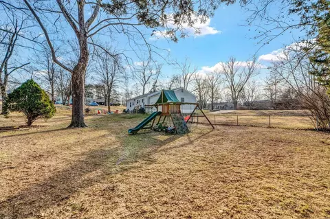 Exterior - 228 Ramsey Ln, Ballwin, MO 63021 photo 7 of 10
