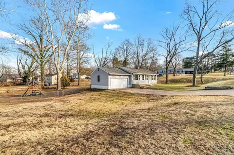 Exterior - 228 Ramsey Ln, Ballwin, MO 63021 photo 8 of 10