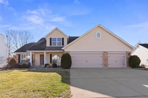 230 Waterford Crossing Dr, Dardenne Prairie, MO 63368