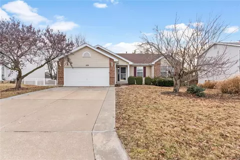579 Prentice Dr, Saint Peters, MO 63376