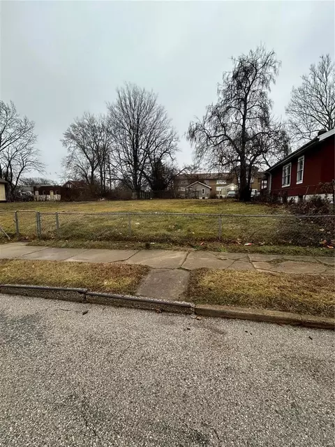 5040 Beacon Ave, Saint Louis, MO 63120