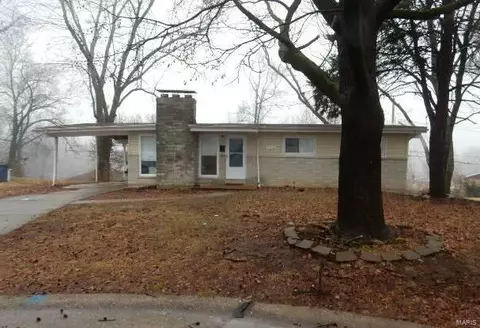 7250 Susie Ct, Hazelwood, MO 63042