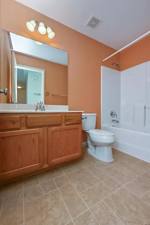 224 Coachgate Ln, Ballwin, MO 63021 photo 16
