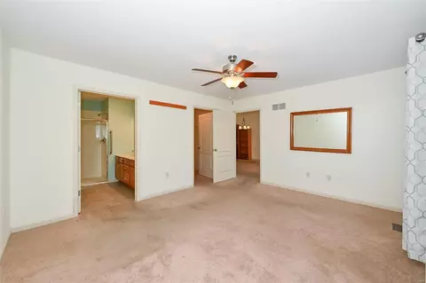224 Coachgate Ln, Ballwin, MO 63021 photo 11