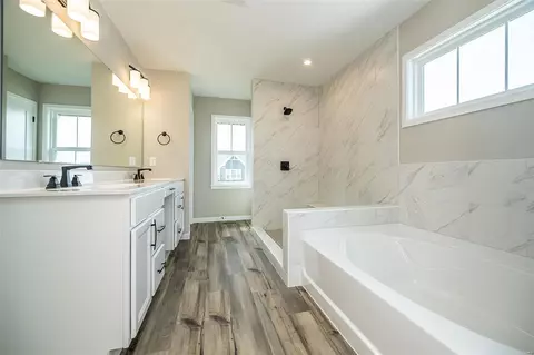 Bath - 617 Strathclyde Dr, O'fallon, MO 63368 photo 1 of 4