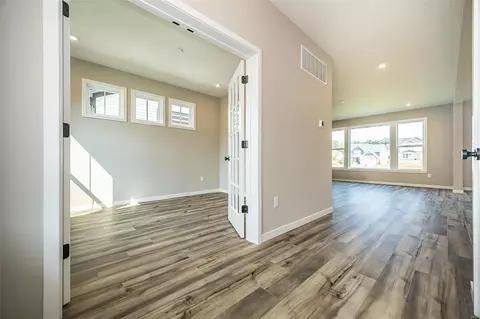 Entry Way - 617 Strathclyde Dr, O'fallon, MO 63368 photo 6 of 8