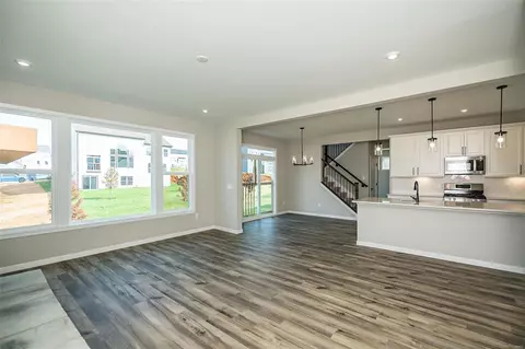 Living - 617 Strathclyde Dr, O'fallon, MO 63368 photo 5 of 6