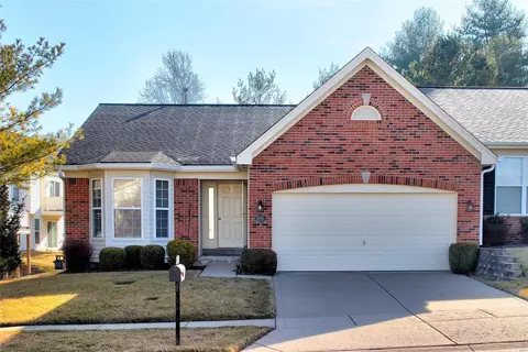 106 New Holland Dr, Chesterfield, MO 63017