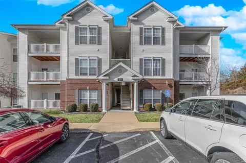 25 Kassebaum Ln #306, Saint Louis, MO 63129