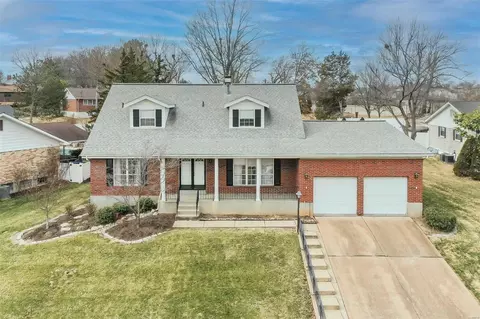 3321 Lone Elm Dr, Saint Louis, MO 63125