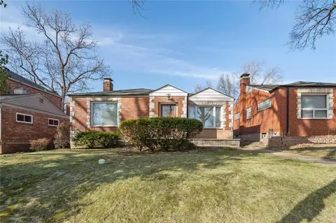 6763 Walsh St, Saint Louis, MO 63109