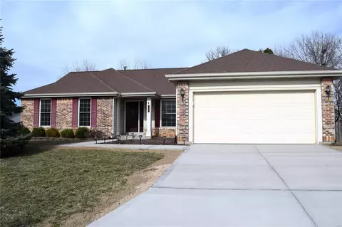 7283 Watsons Parish Dr, O'fallon, MO 63368