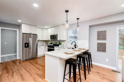 413 Woodland Hill Ct, Manchester, MO 63021 photo 4